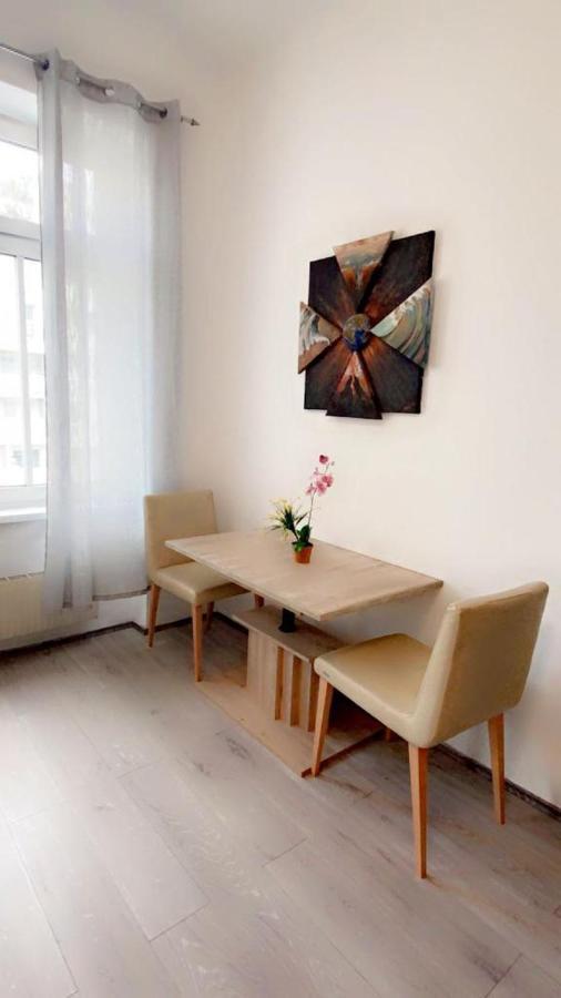 Premier Quad Room Wh Vienna Luaran gambar
